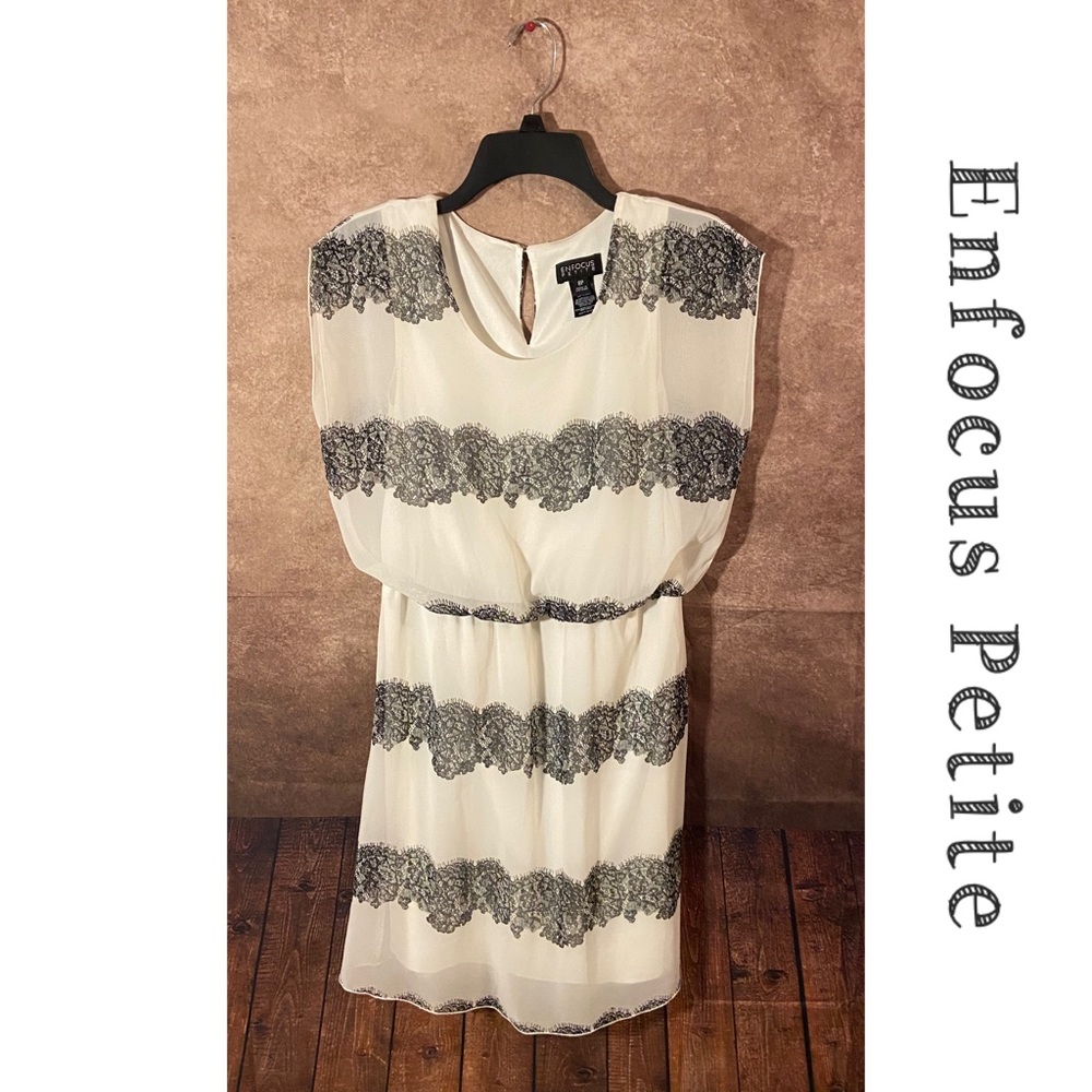 Enfocus Petite black/white lace print design dress Size 8P-EUC